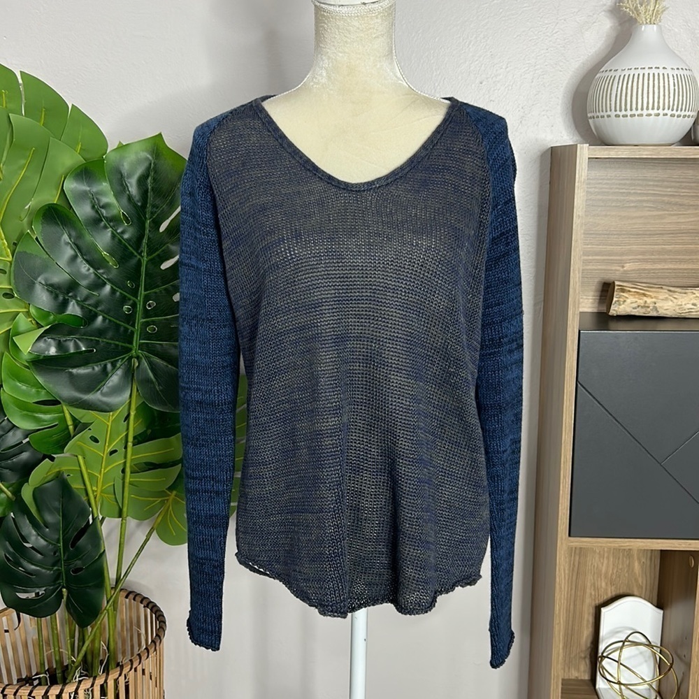 Emporio Armani • long sleeve vneck sweater linen/cotton